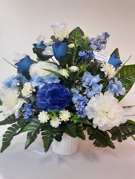 Artificial Tribute in Blue &amp; White - Mid